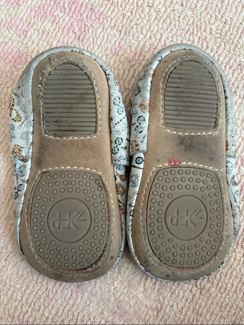 Freshly Picked White Patterned Moccasins & Gold Hufflepuff Soft Soles